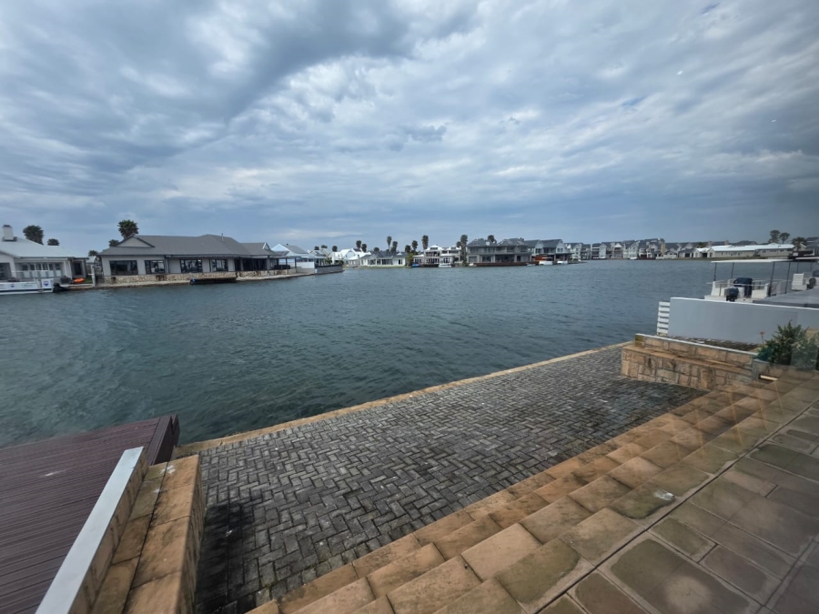 5 Bedroom Property for Sale in Marina Martinique Eastern Cape